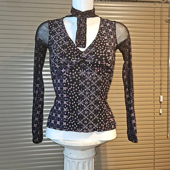 UK Size 6-8 cross wrap top, accentuates bust, transparent sleeves, pussybow tie - Picture 8 of 15